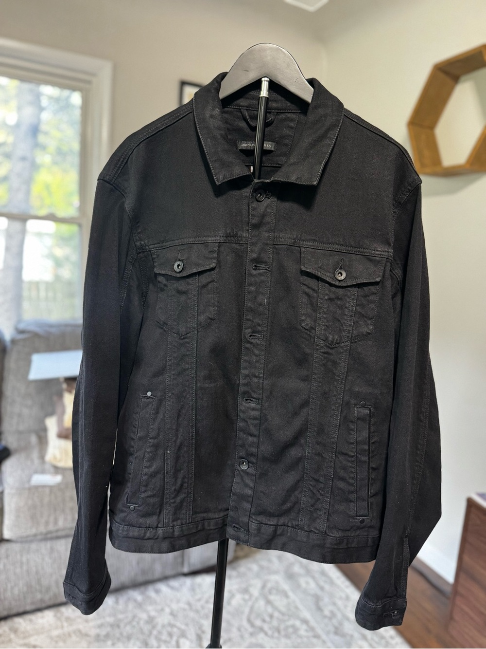 John Varvatos Star USA Men’s XL Black Denim Trucker Jacket Excellent Condition